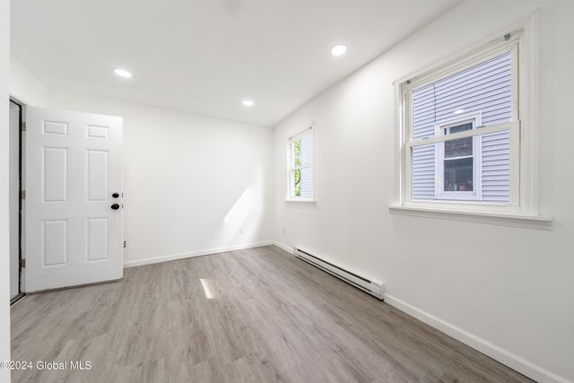 24 Slater Street, Amsterdam, NY 12010