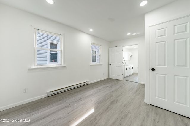 24 Slater Street, Amsterdam, NY 12010