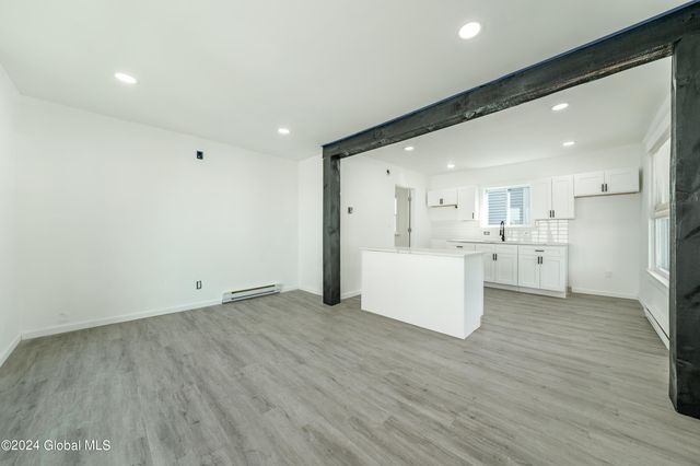 24 Slater Street, Amsterdam, NY 12010