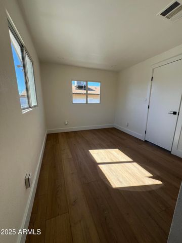 315 E Carol Avenue, Phoenix, AZ 85020