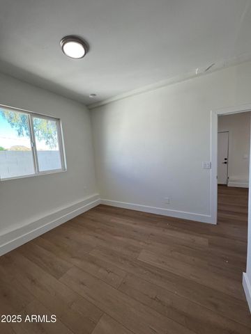 315 E Carol Avenue, Phoenix, AZ 85020