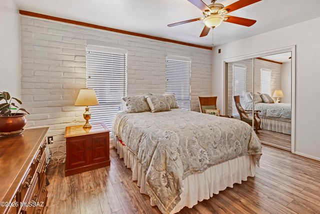 9111 N Oracle Road, Tucson, AZ 85704