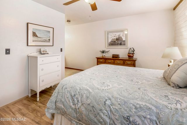 9111 N Oracle Road, Tucson, AZ 85704