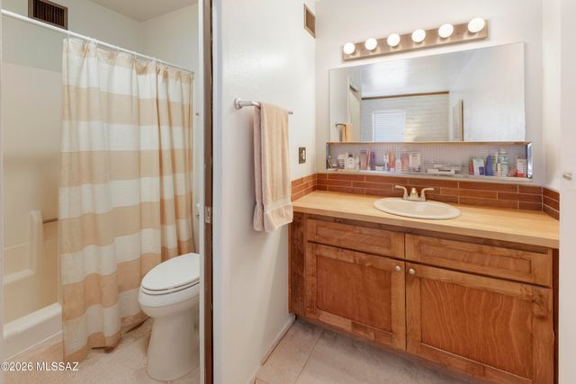 9111 N Oracle Road, Tucson, AZ 85704