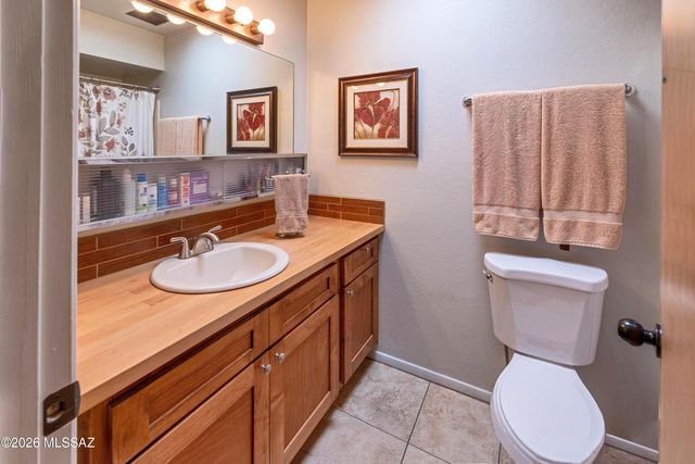 9111 N Oracle Road, Tucson, AZ 85704