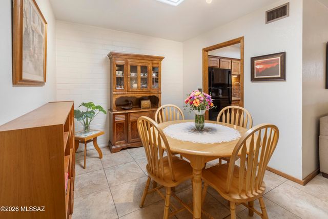 9111 N Oracle Road, Tucson, AZ 85704