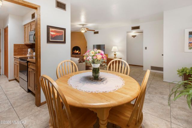 9111 N Oracle Road, Tucson, AZ 85704