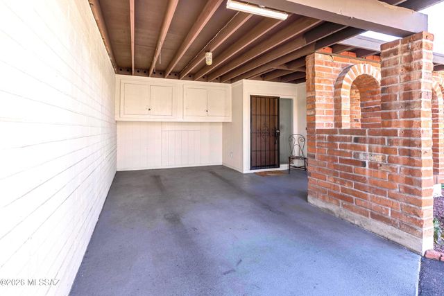 9111 N Oracle Road, Tucson, AZ 85704