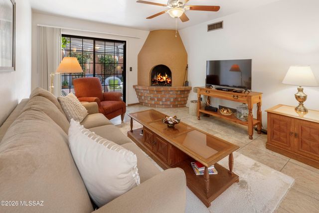 9111 N Oracle Road, Tucson, AZ 85704