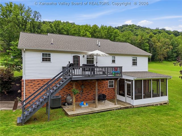 209 Smith Road, Nitro, WV 25143