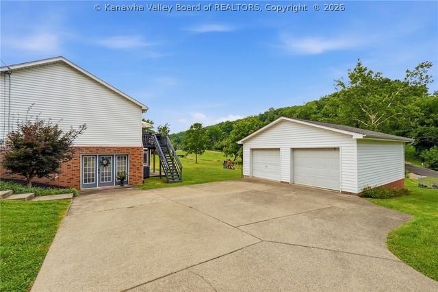 209 Smith Road, Nitro, WV 25143