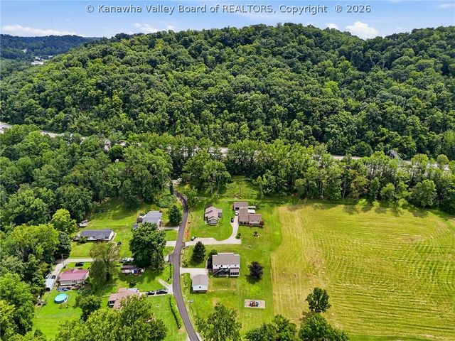 209 Smith Road, Nitro, WV 25143