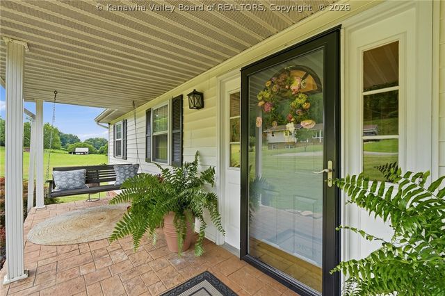 209 Smith Road, Nitro, WV 25143