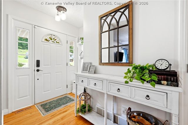 209 Smith Road, Nitro, WV 25143