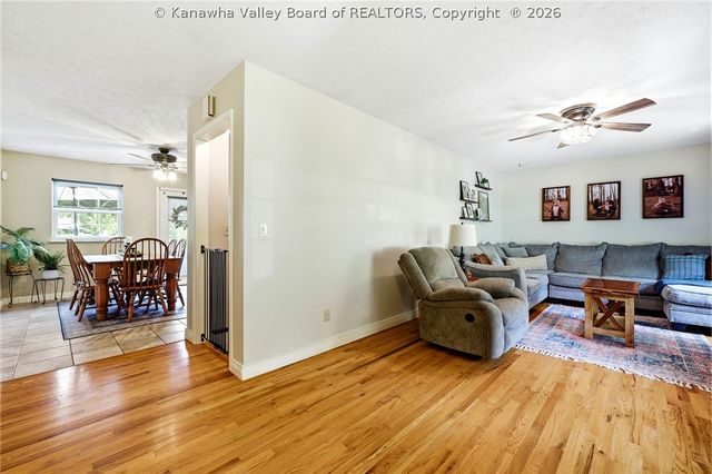 209 Smith Road, Nitro, WV 25143
