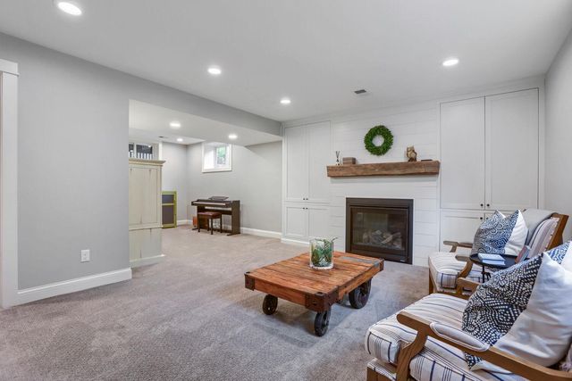 8605 Maple Grove Parkway N, Maple Grove, MN 55311