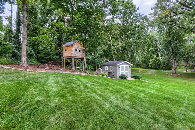 8605 Maple Grove Parkway N, Maple Grove, MN 55311