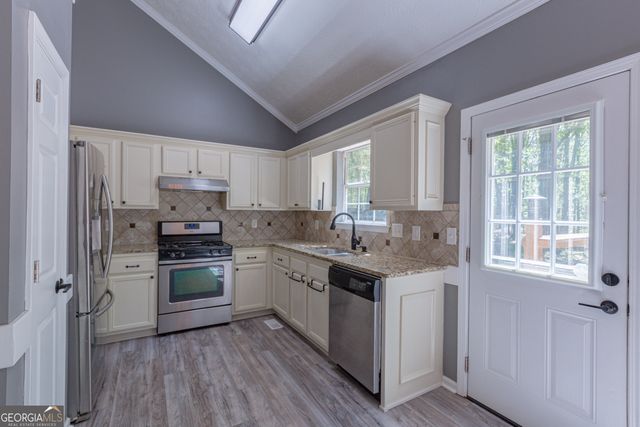 230 Winchester Drive, Sharpsburg, GA 30277