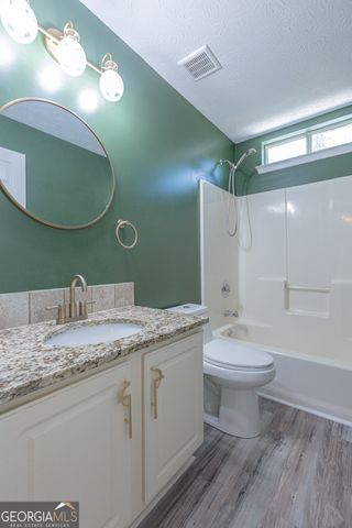 230 Winchester Drive, Sharpsburg, GA 30277