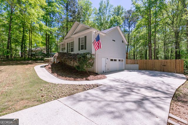 230 Winchester Drive, Sharpsburg, GA 30277