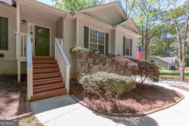 230 Winchester Drive, Sharpsburg, GA 30277