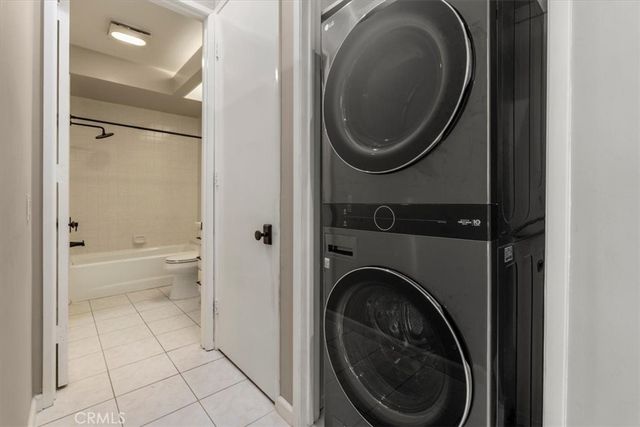 5151 Balboa 303, Encino, CA 91316