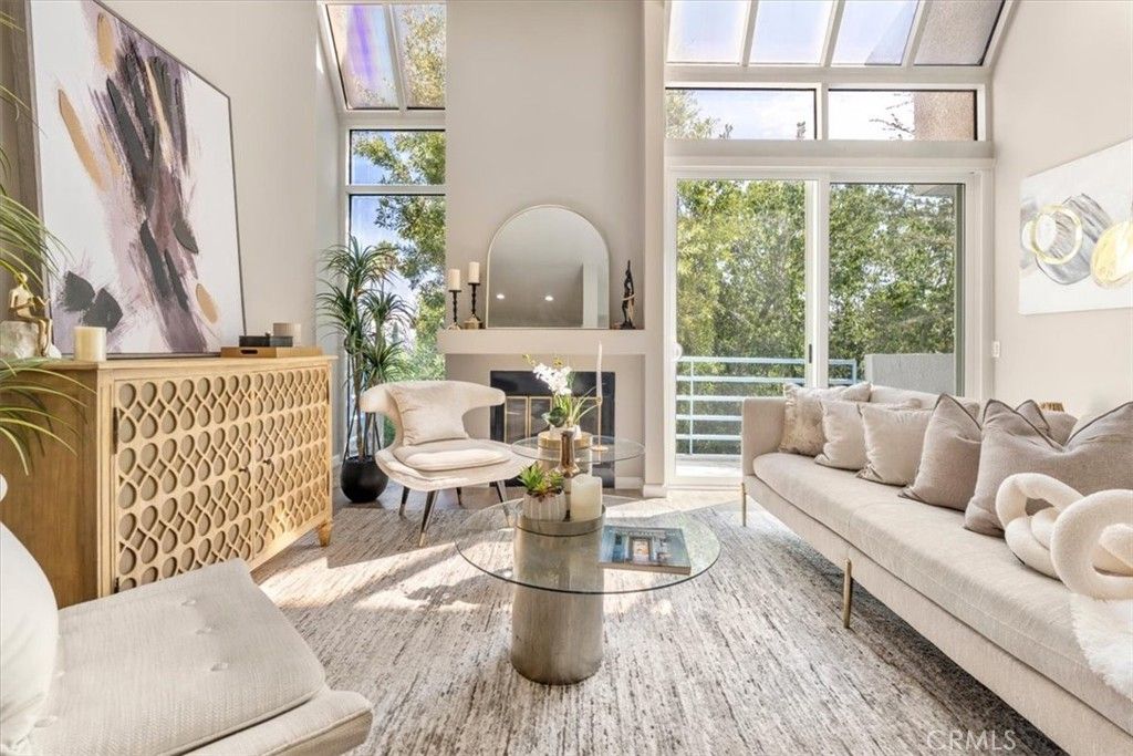 5151 Balboa 303, Encino, CA 91316