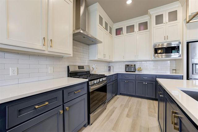 1812 W Zachary Way, Mustang, OK 73064