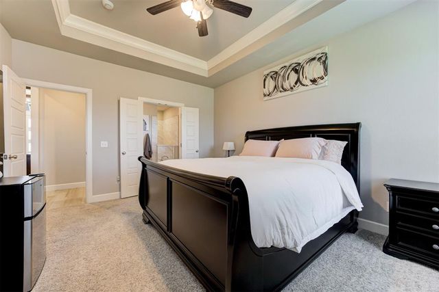 1812 W Zachary Way, Mustang, OK 73064