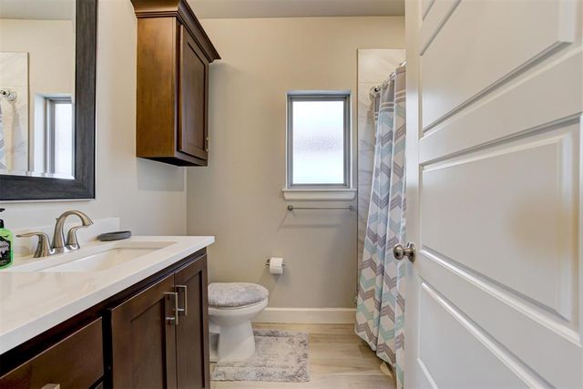 1812 W Zachary Way, Mustang, OK 73064