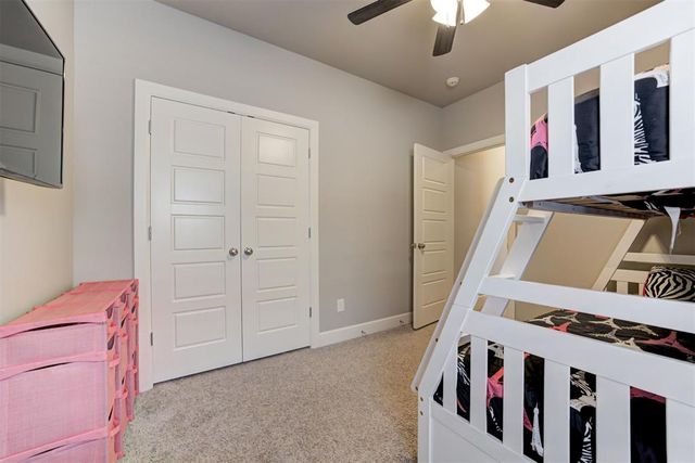 1812 W Zachary Way, Mustang, OK 73064