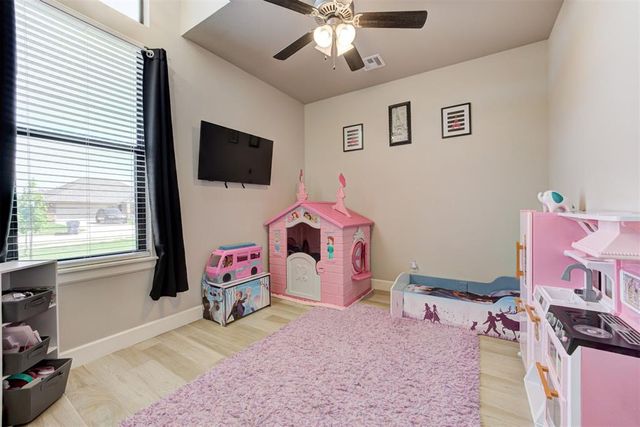 1812 W Zachary Way, Mustang, OK 73064