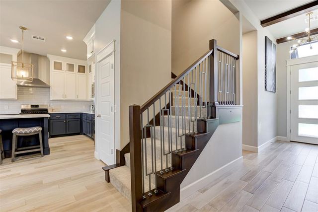 1812 W Zachary Way, Mustang, OK 73064