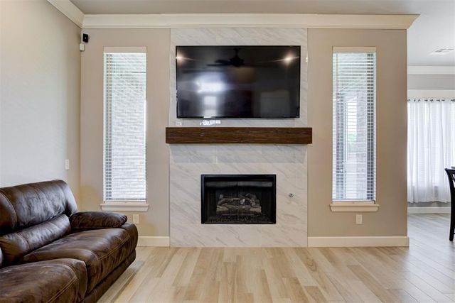 1812 W Zachary Way, Mustang, OK 73064