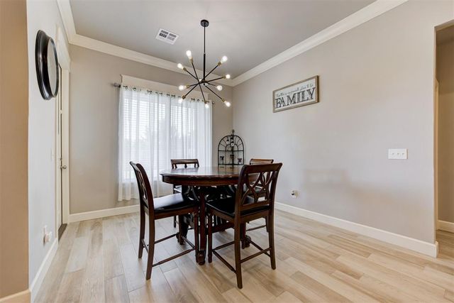 1812 W Zachary Way, Mustang, OK 73064