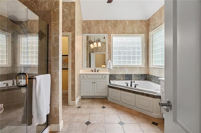 5405 W 141 Terrace, Leawood, KS 66224