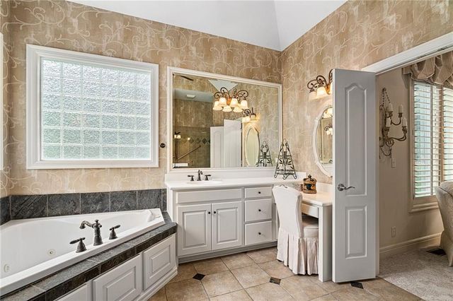 5405 W 141 Terrace, Leawood, KS 66224
