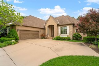 5405 W 141 Terrace, Leawood, KS 66224