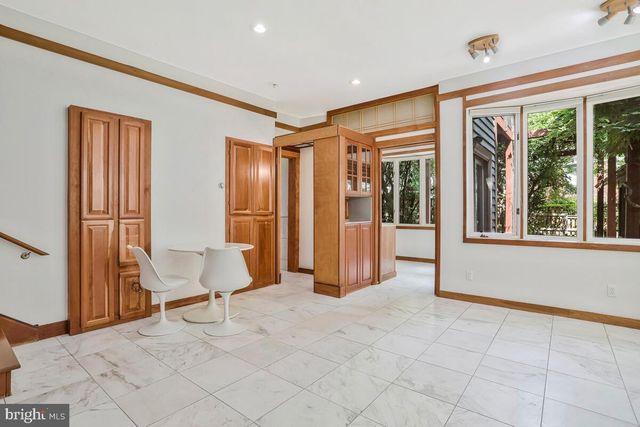 997 N SYCAMORE ST N, Falls Church, VA 22046