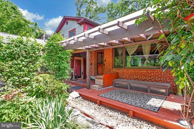 997 N SYCAMORE ST N, Falls Church, VA 22046