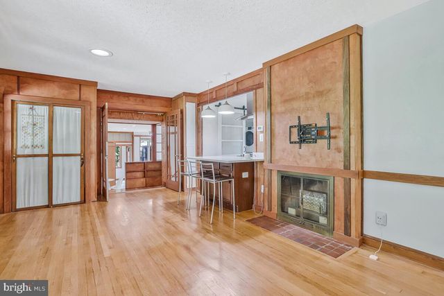 997 N SYCAMORE ST N, Falls Church, VA 22046