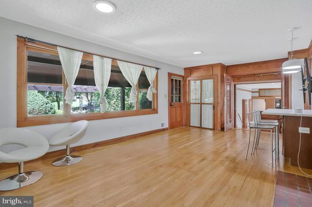 997 N SYCAMORE ST N, Falls Church, VA 22046