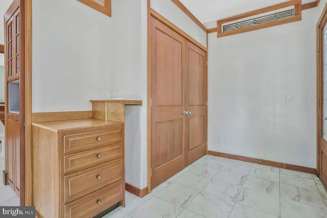 997 N SYCAMORE ST N, Falls Church, VA 22046