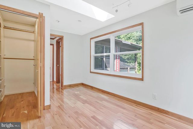 997 N SYCAMORE ST N, Falls Church, VA 22046