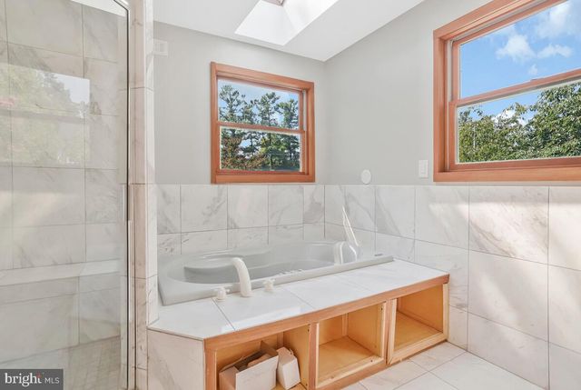 997 N SYCAMORE ST N, Falls Church, VA 22046