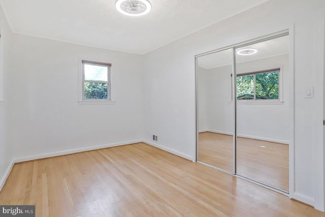 997 N SYCAMORE ST N, Falls Church, VA 22046