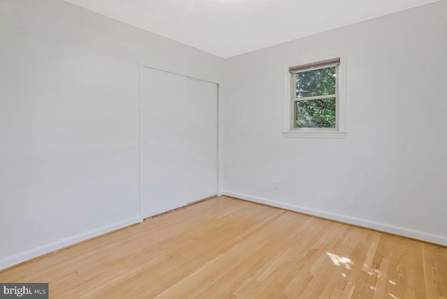 997 N SYCAMORE ST N, Falls Church, VA 22046