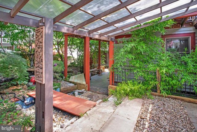 997 N SYCAMORE ST N, Falls Church, VA 22046