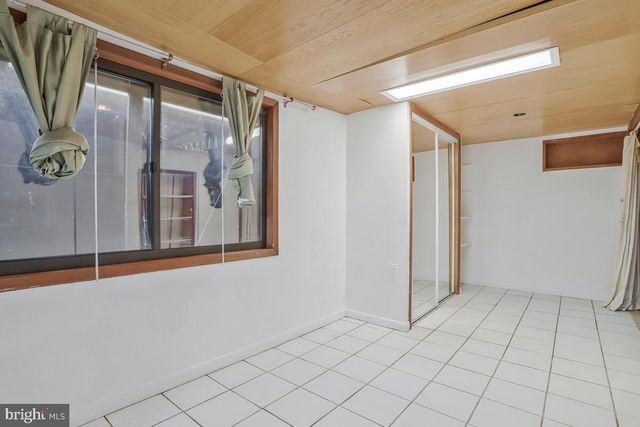 997 N SYCAMORE ST N, Falls Church, VA 22046