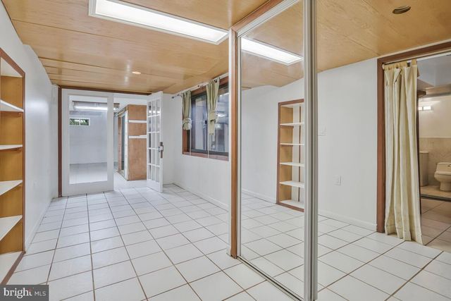 997 N SYCAMORE ST N, Falls Church, VA 22046